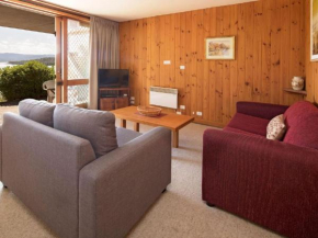 Seeblick 3 - 1BR Lakefront Apartment l Central Location l Off Street Parking